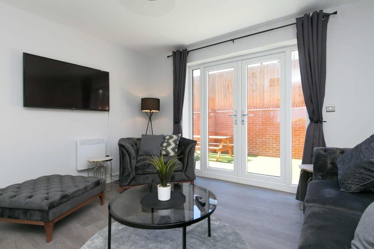 Stunning 2 Bedroom Apartment In Уолласи Экстерьер фото